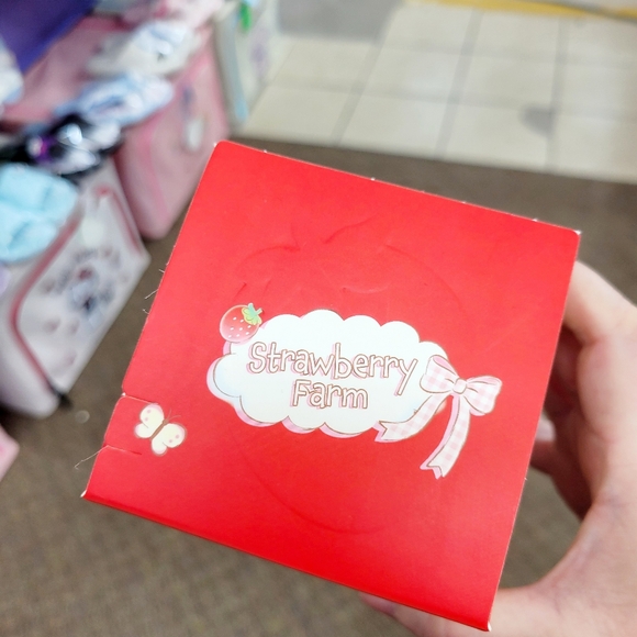 Brand New Sanrio Hello Kitty & Friends Strawberry Series Blind Box #4 - Picture 3 of 5